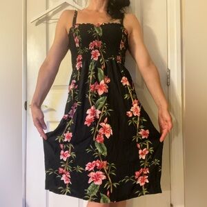 New Hawaiian summer floral dress, knee high length, shoulder straps, NEVER WORN